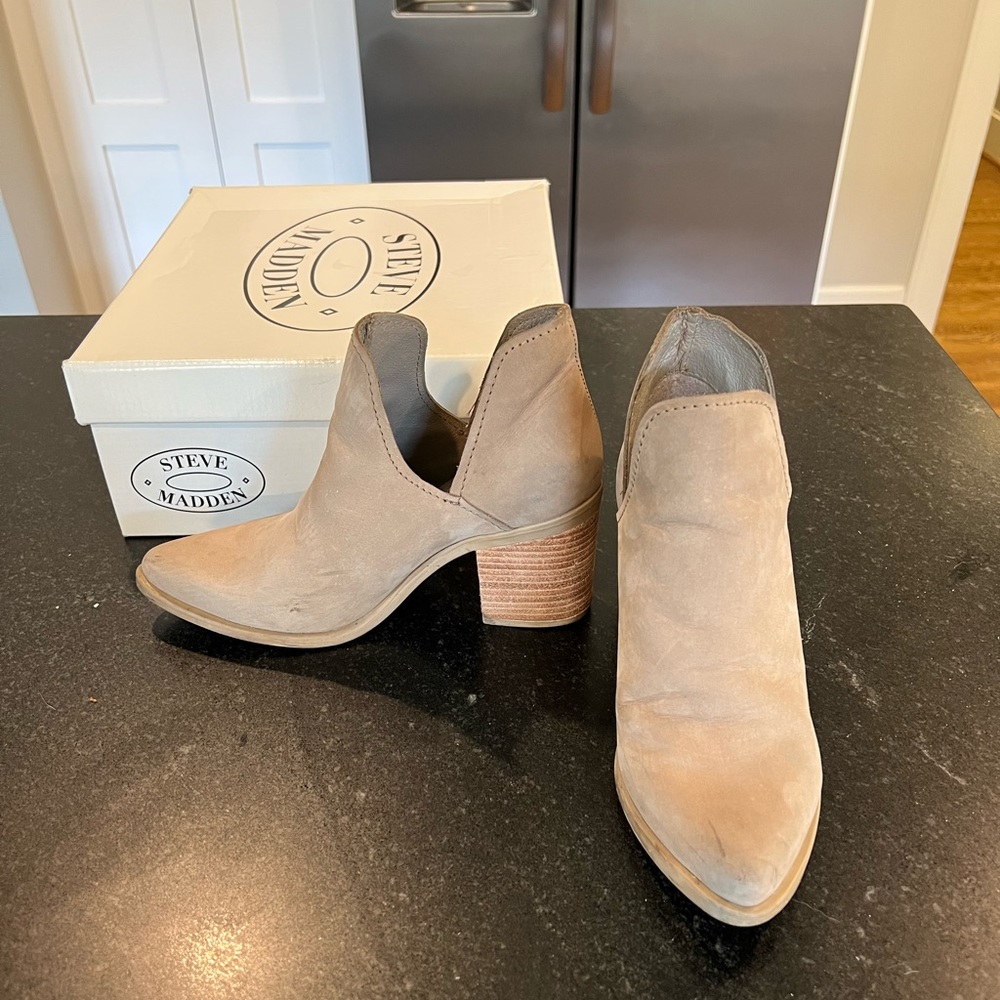 Steve Madden Nubuck Bootie - Postal grey size 6.5